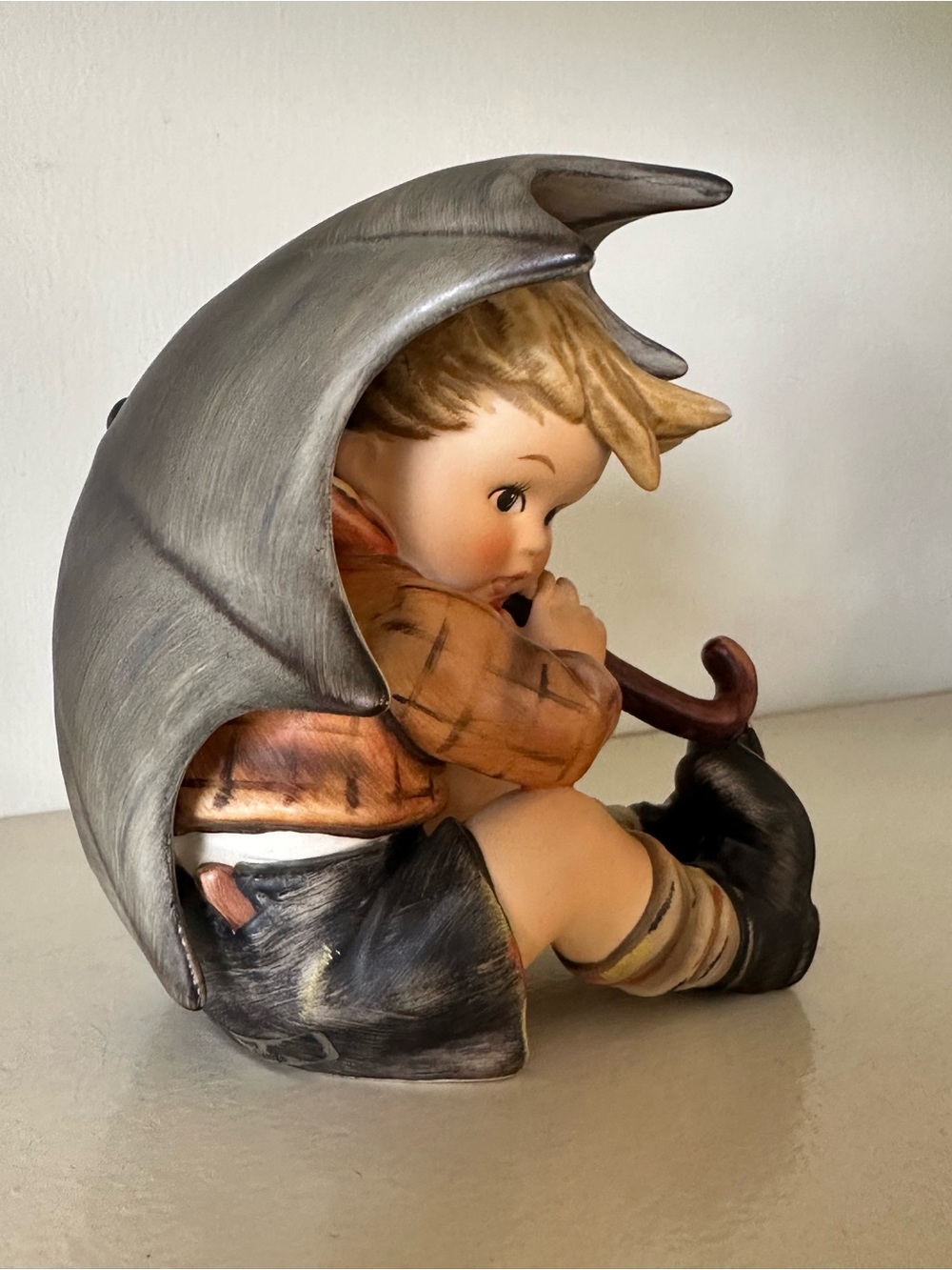 Vintage Goebel Hummel 4.5” Umbrella Boy & Girl ceramic figurines W Germany - Picture 3 of 13